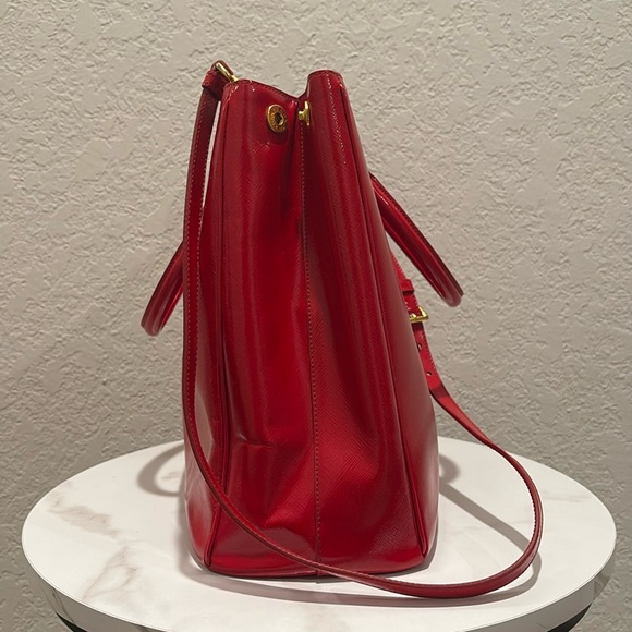 Prada Red Saffiano Vernice Leather Galleria Tote - Picture 8 of 15